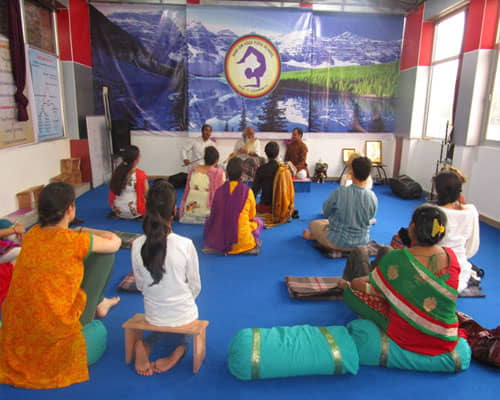 Bhajan session in hari om yoga vidya school